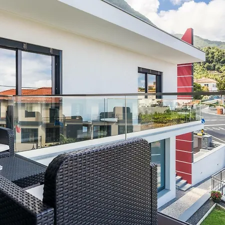 Enxurros House