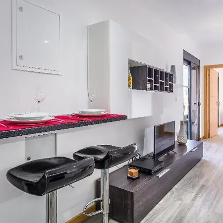 Enxurros House * 蓬塔德尔加达