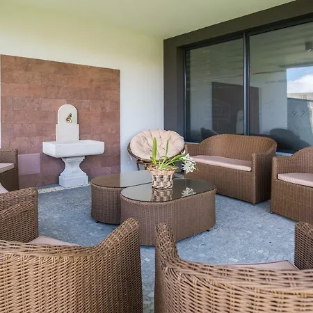 公寓 Enxurros House