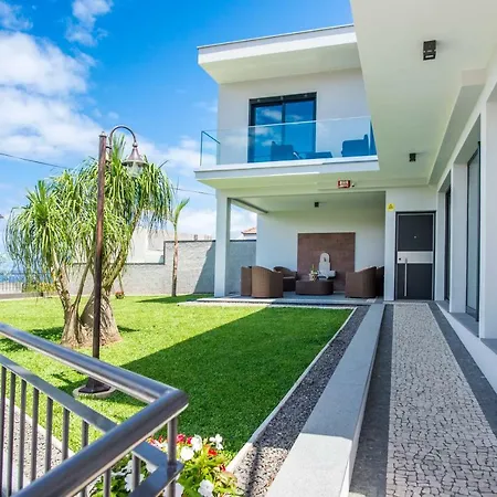 Enxurros House *