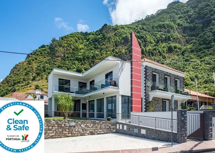 아파트 Enxurros House